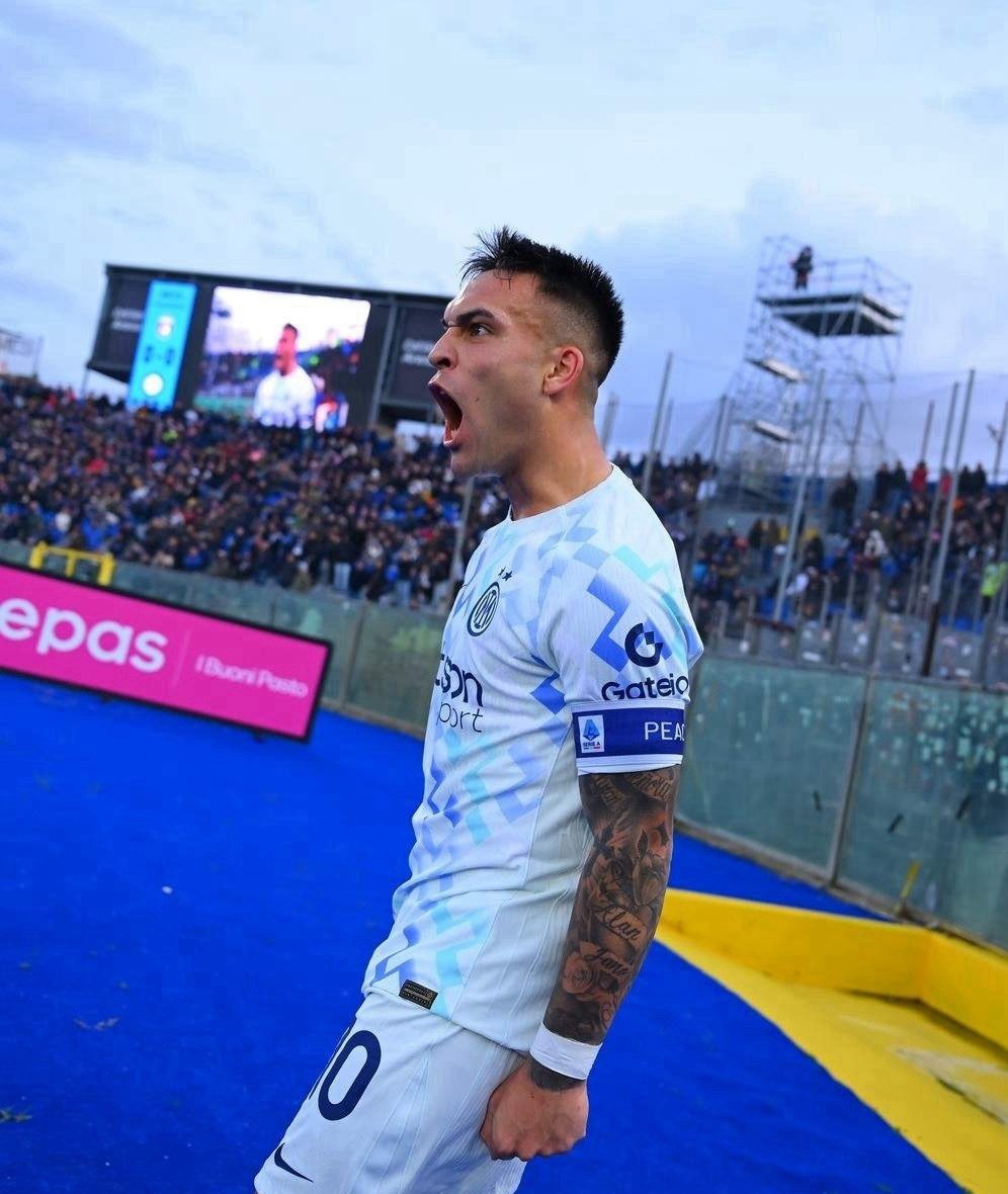 10名替补首发，国际米兰开启超级大轮换！根据记者拉斐尔·卡鲁索的消息，周四凌晨国