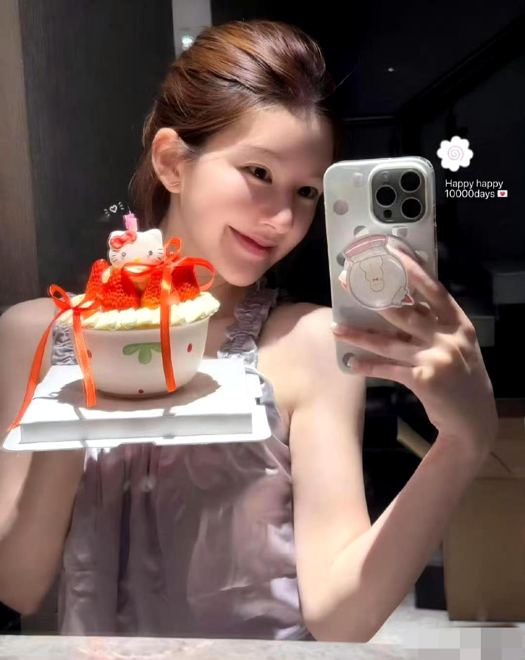 从T台到城市地标，赵露思解锁上海时装周双重高光本届上海时装周，赵露思以品牌代言