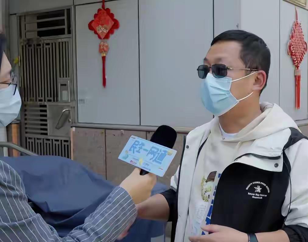 上海，一70多岁大爷，凌晨3点，从阳台爬到楼下男子家，一口咬定他家藏了超声波、微