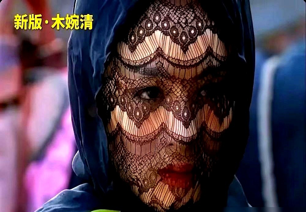 导演于荣光找28岁的徐冬冬演妈，剧里的亲儿子只比她小11岁。换别人早翻脸了，但徐冬冬接了。这部202