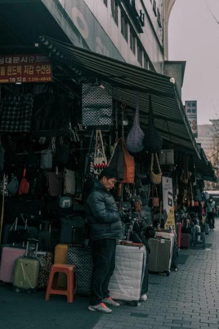 一个只有5200万人口的国家，今年可能第一次把出口做到1万亿美元。这个国家就是