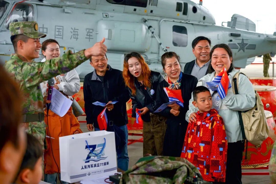 今年4.23各地惊喜彩蛋不完全统计欢迎增补南海：076作为背景板远观航母舰载机旅