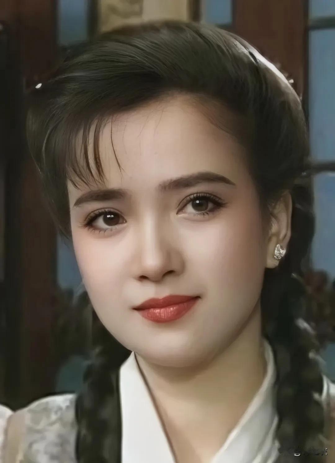 有人想不通何晴和许亚军为什么会离婚，其实没有什么想不通，因为许亚军这样气宇轩昂的