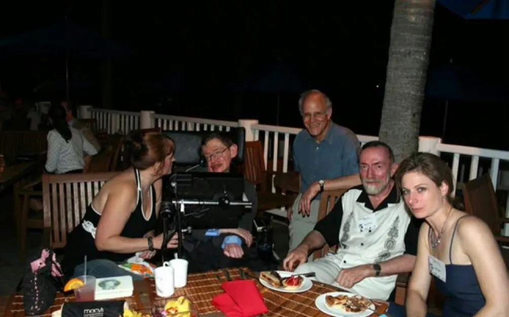 萝莉岛的背后就是犹太人，这也是美国能出台犹太人保护法的原因。以色列前情报官员梅纳