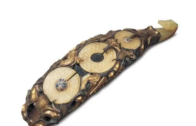 1951年，河南一女子放羊时，突然被一头公羊撞倒在地。那天中原的黄土坡上风沙