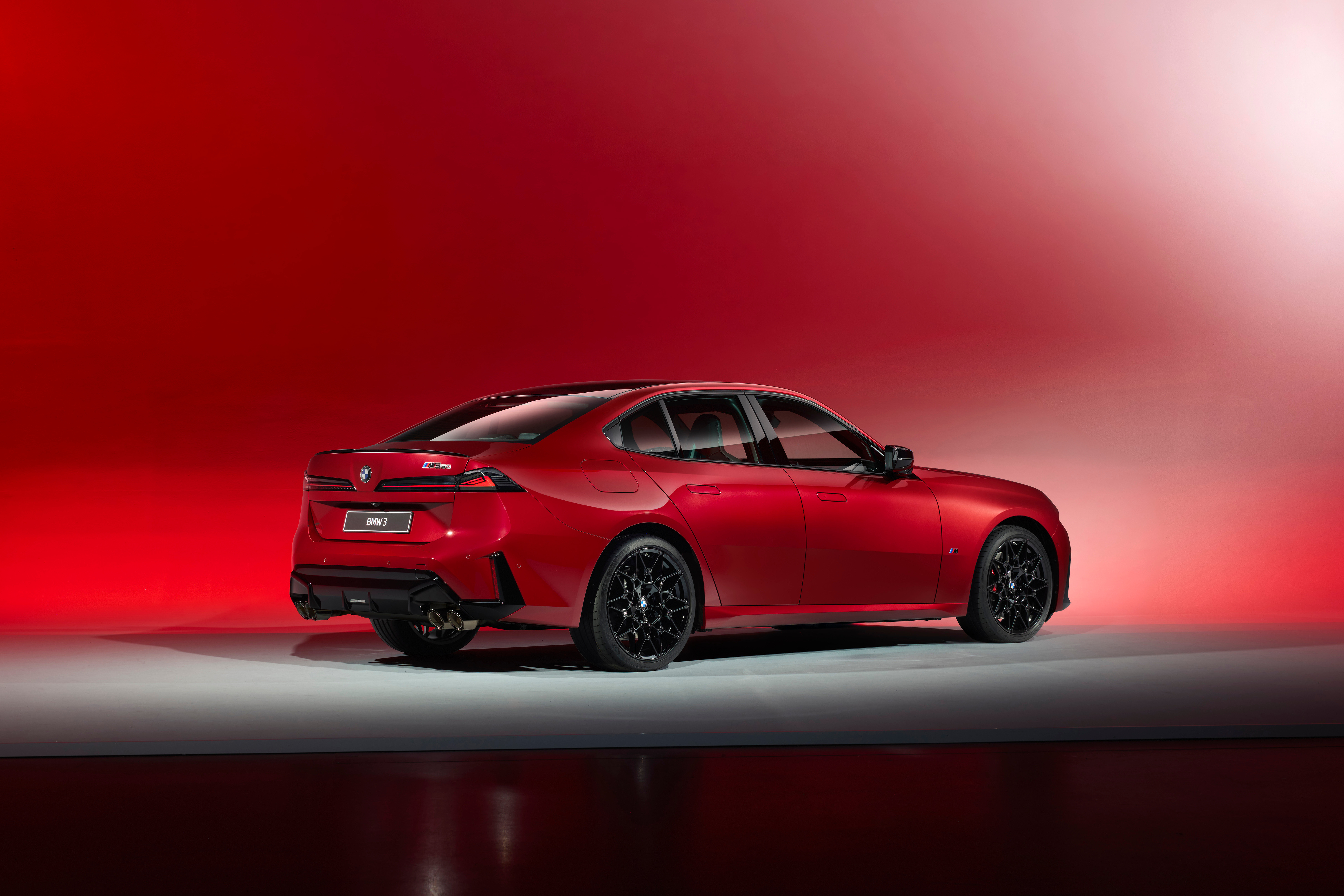 2027BMWM350xDrive(G50)全新燃油版宝马3系，采用新世代i3的设计风格，但是比例更