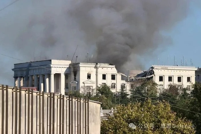 21日的空袭，明显是加剧克里米亚目前的困境，再配合乌军针对性的后勤绞杀战，尤其是