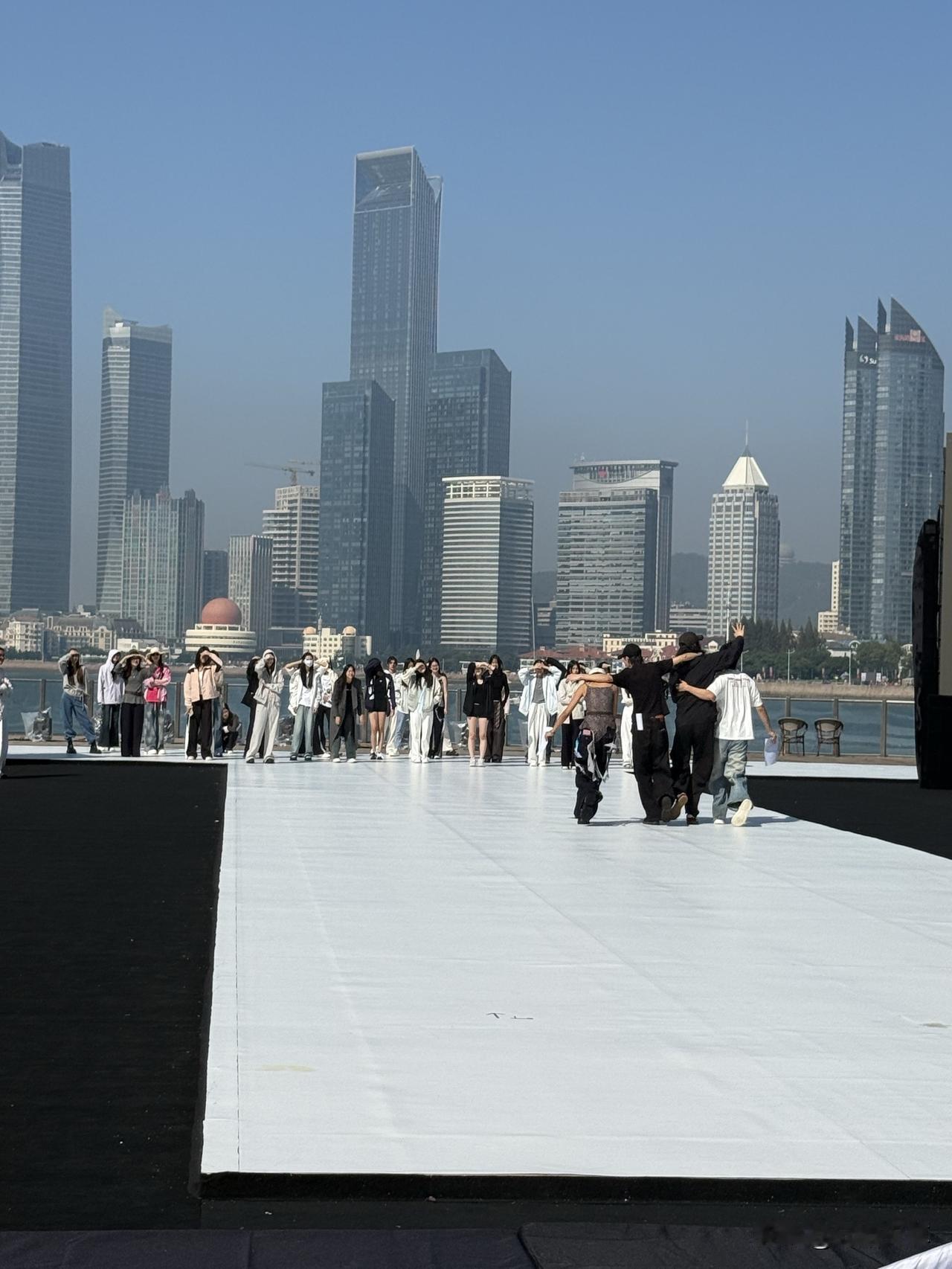 今年研究生报考人数下降意味着什么可能是人们对考研的兴趣下降了，就业压力越来越大了