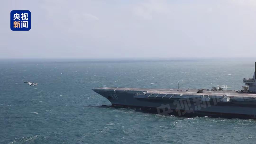 福建舰出征海峡，台军偷拍，初具战力！12月17日，说来真巧，既是山东舰服役