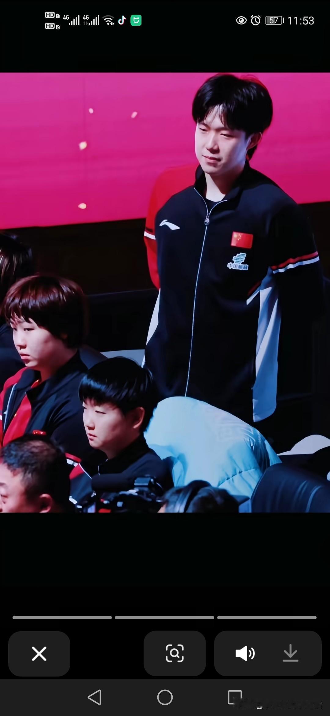 我觉得比赛场上想怎么喊就怎么喊，只要接发球的时候没声就行了。因为我花钱去看的