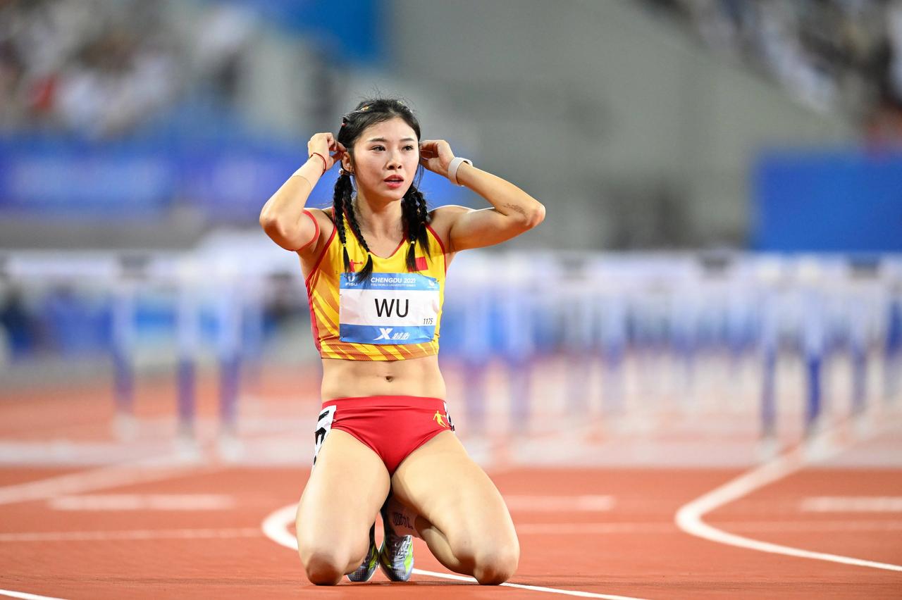 “训练强度一加大，身体就出血。”29岁站上亚运领奖台，吴艳妮却说出这句让所有人愣