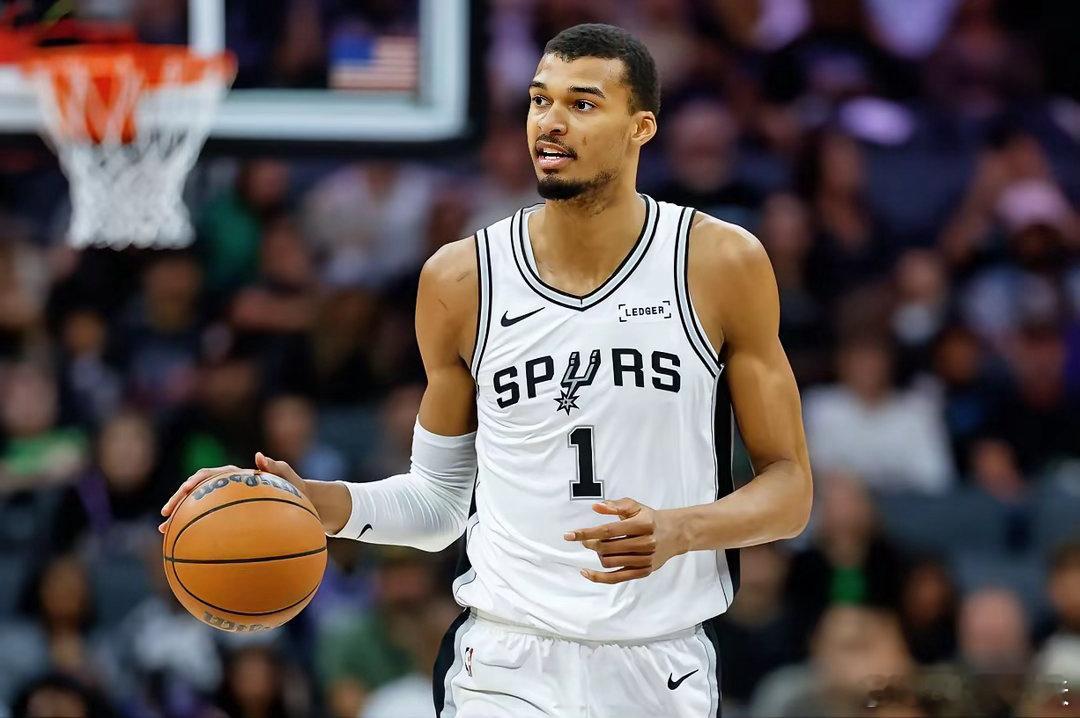 现役五大球星季后赛首秀数据大比拼！1.勒布朗·詹姆斯（2006年对奇才）：27