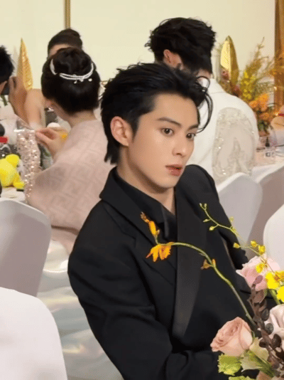 王鹤棣今天好灵动啊是不是感觉一下子就好起来了微博视界大会​​​