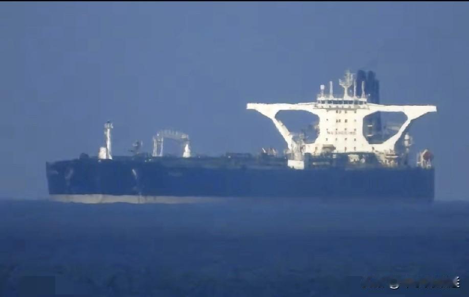 遇到横的，美国就软了！“贝拉1号”油轮给全世界打样：美军就是纸老虎​当地时间2