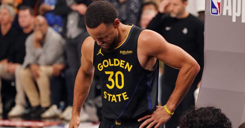 勇士: 库里股四头肌挫伤将接受核磁共振检查