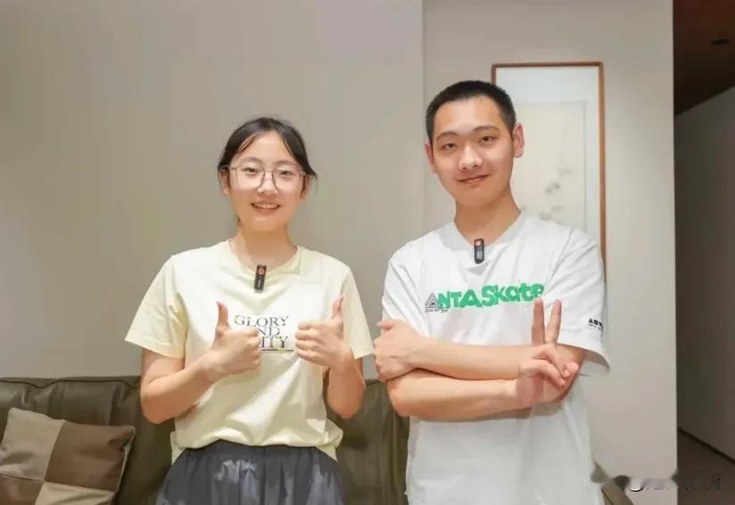 不服不行！哥哥国防科大！妹妹北大！福建晋江一对龙凤胎，哥哥考上国防科技大学，妹