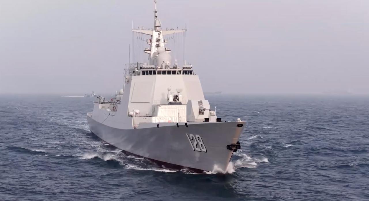 “年年有惊喜，年年都丰收”，对于人民海军和一众国内军迷来说，这大概就是一种最好的