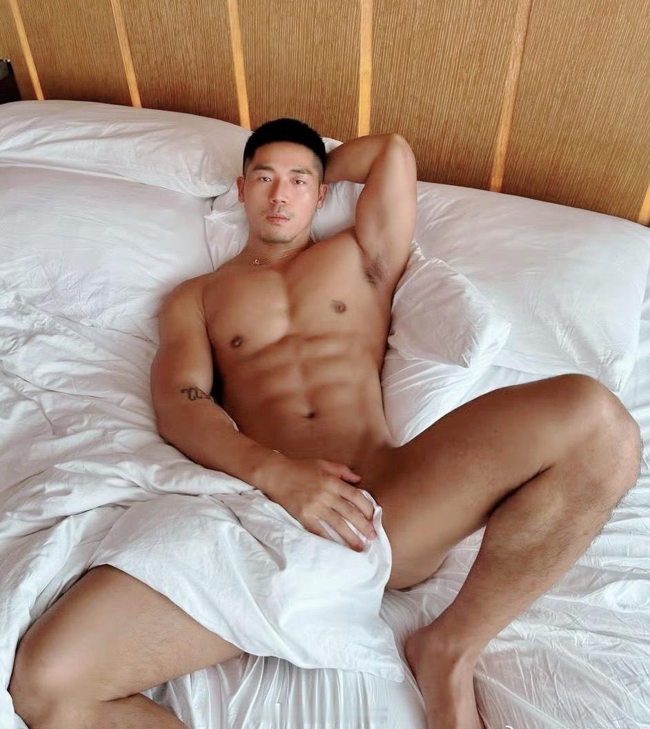 型男帅哥窝肌肉型男​​​