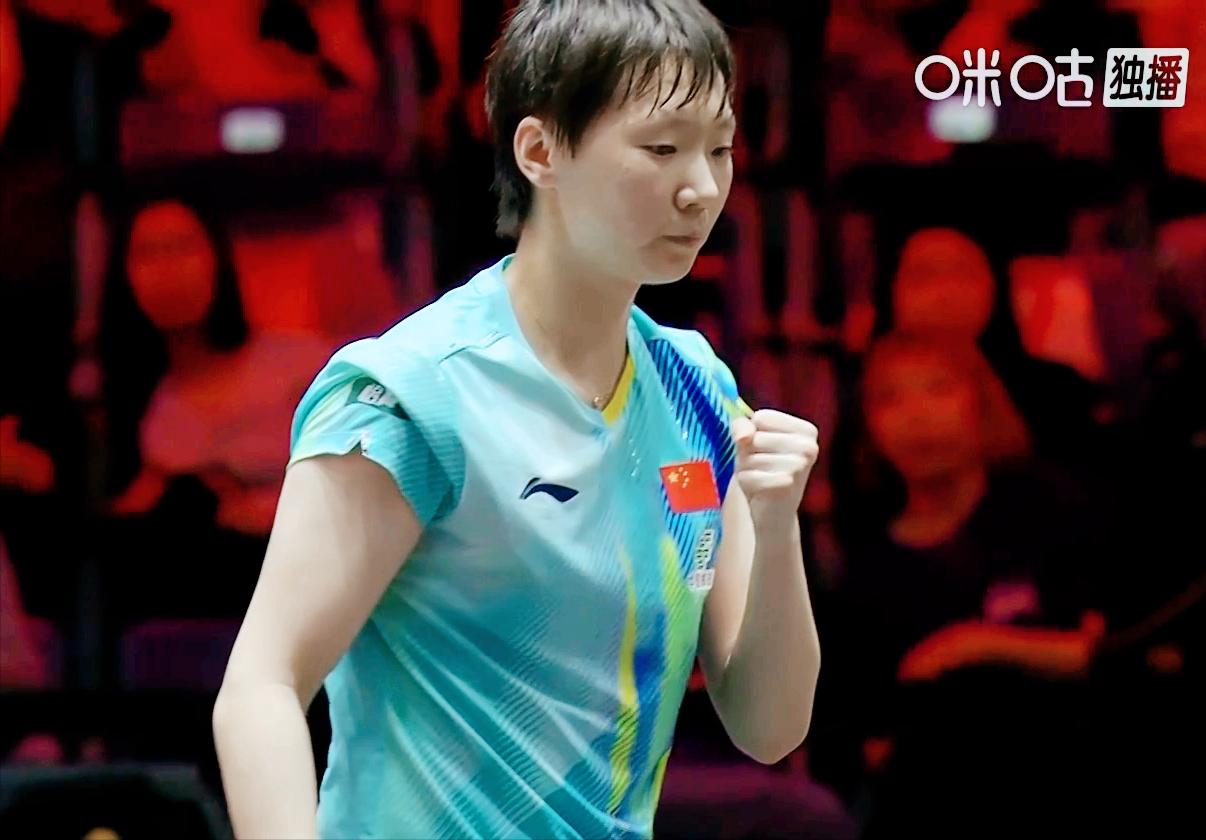 我去！鳗鱼打的这么被动，看的我手哆嗦了。第一局郑怡静搏杀，3:1开局鳗