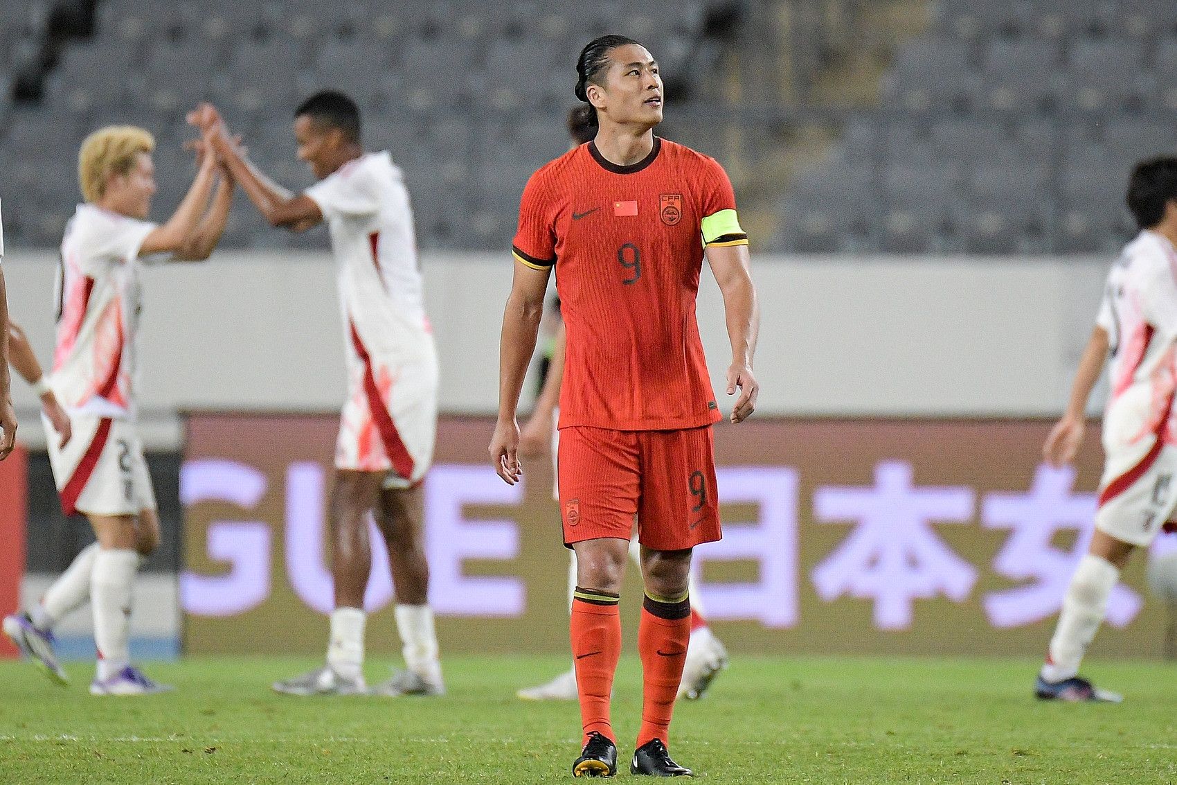 媒体人: 国足下一任主帅只能是外教才对;国安新帅11月不一定到位