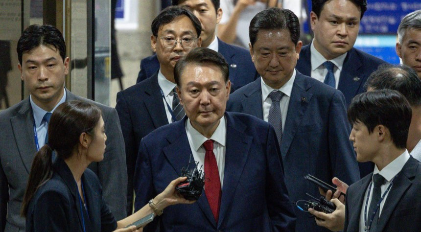 尹锡悦誓言揭露戒严真相尹锡悦在被拘留后，强烈指责特检组的