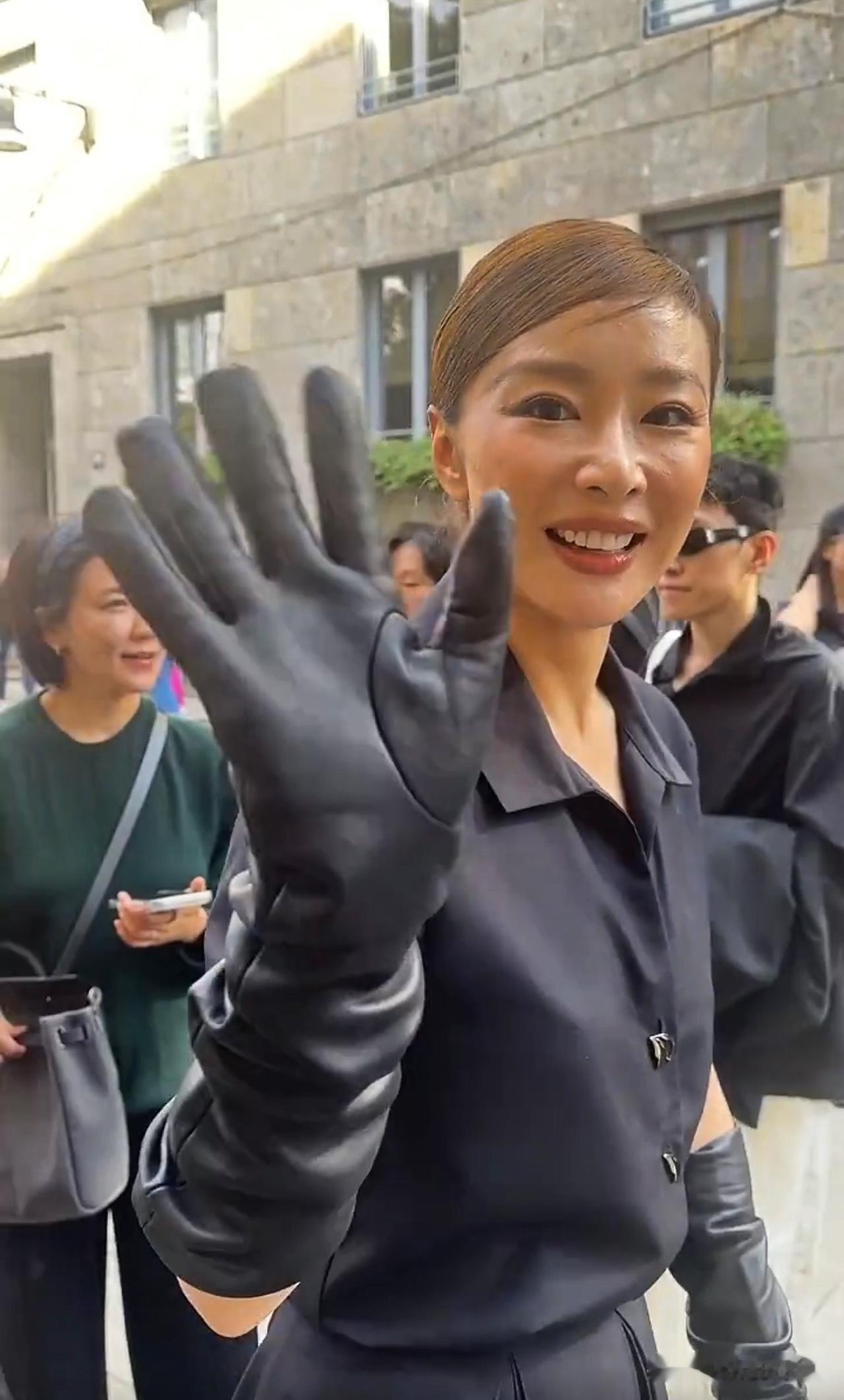 说实话这颜值放在普通人里面也就中上吧