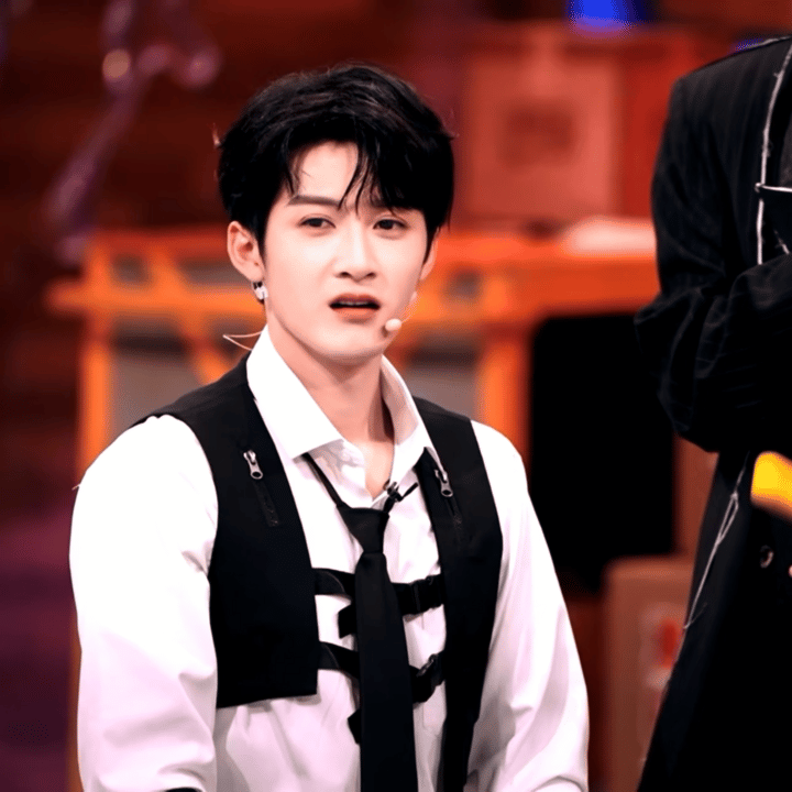 太好笑了这个表情啊啊啊，给俺们健次整懵了健次：我是队长！