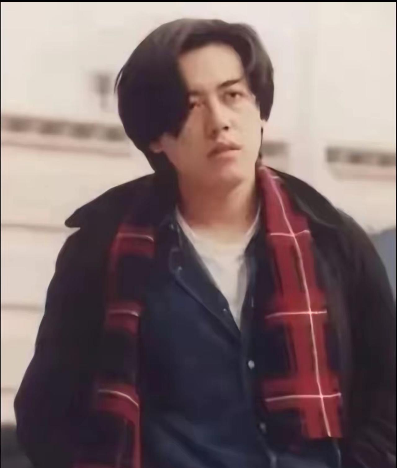 还记得张宇那首《月亮惹的祸》吗？近日，58岁的他身形佝偻，满头白发，十足一个老头