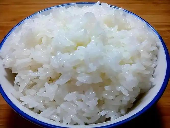 中国人吃了几千年的白米饭，怎么可能是糖尿病的元凶。 很多人以为糖尿病是奶茶、
