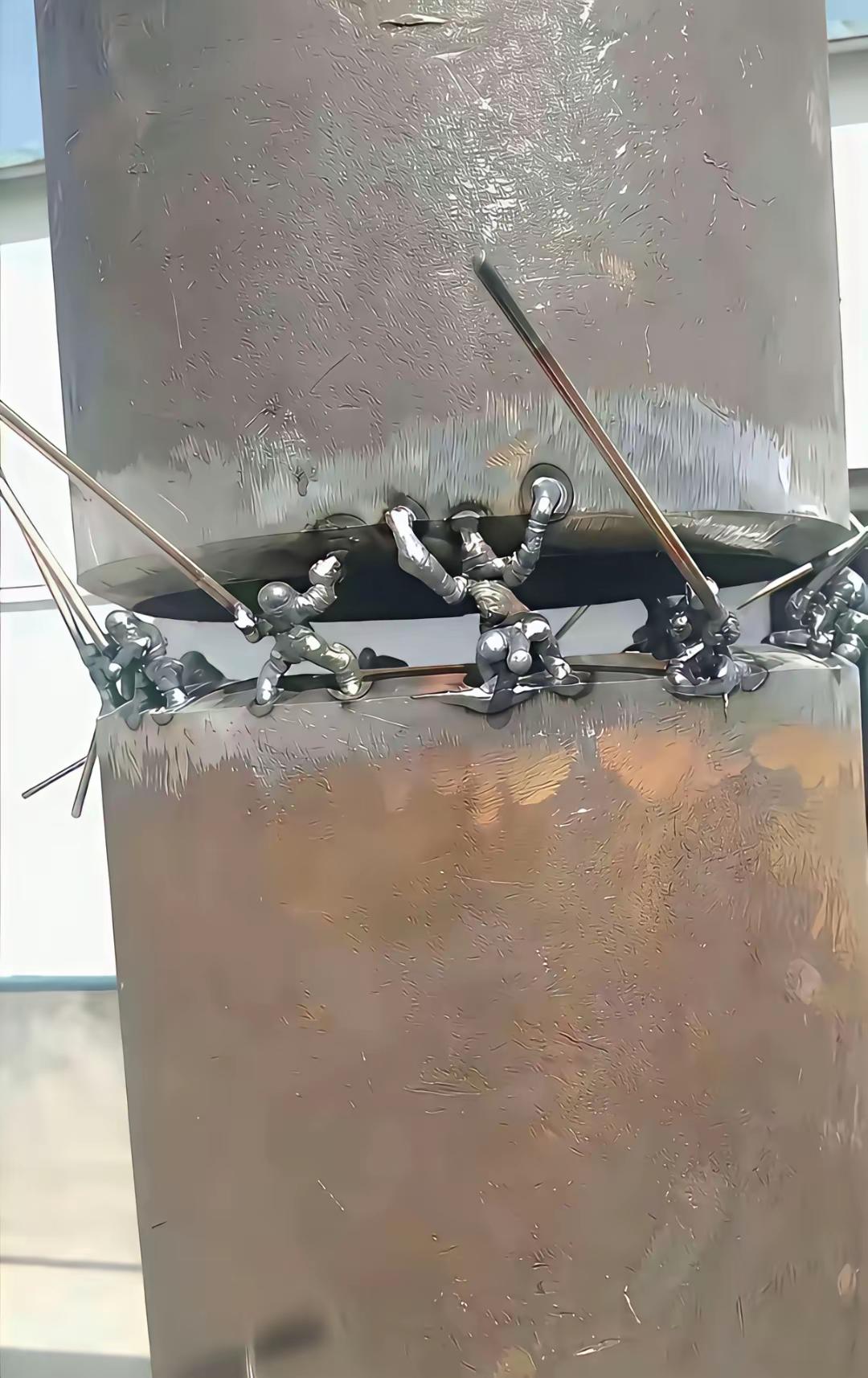 焊好不难，焊成这样相当难[捂脸哭]公司新招的电焊工，老师傅们帮忙看看，这水平