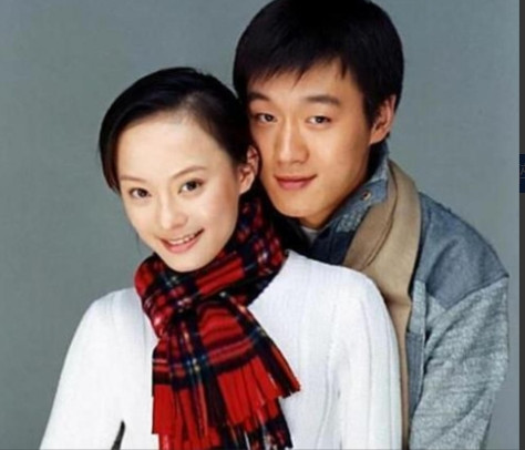 2010年，孙俪和邓超结婚时，佟大为直接在酒席上喝的酩酊大醉。邓超好奇地说：“你