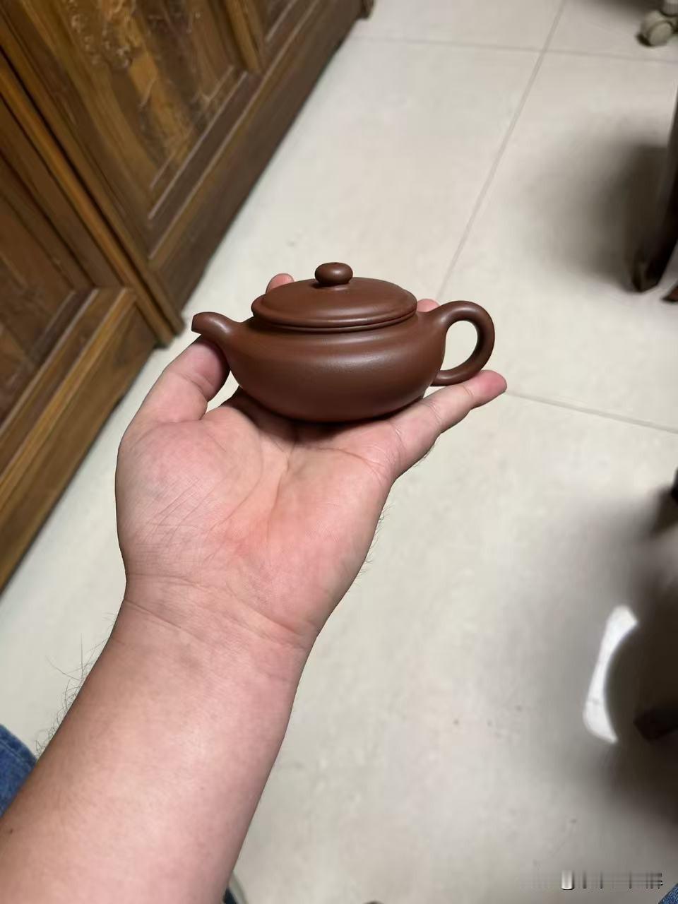 泡茶前一个动作，很多人只做对一半很多人学泡茶，第一步就是学温杯烫壶。但说实话，