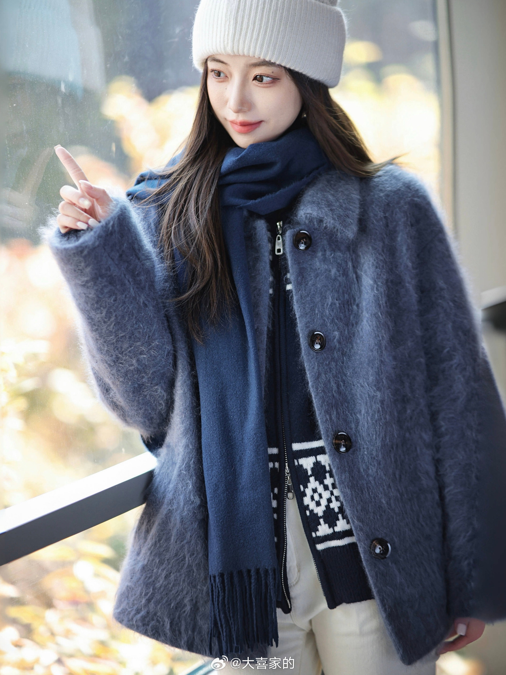 拉毛羊绒大衣！你美的有点东西啊这一眼就能get到的氛围感简直就是复古与优雅的双向