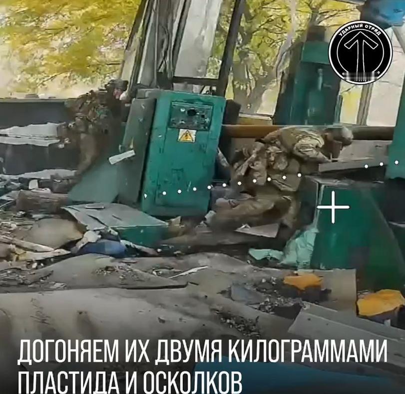 俄军这伏击圈，进来几分钟就死，就是有侦察兵也没用！俄军封锁红军城通道伏击区，根本