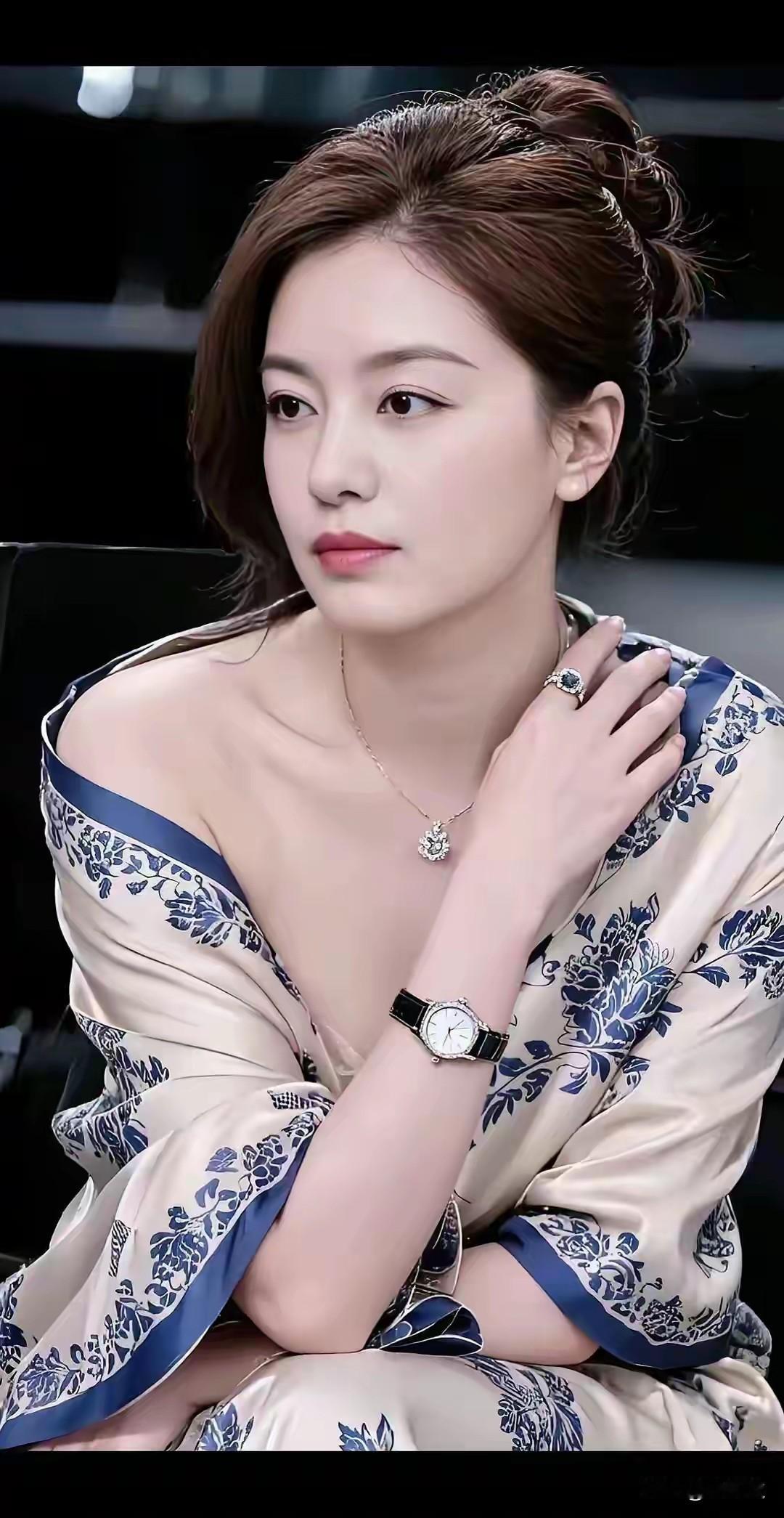 粗缯大步裹生涯，腹有诗书志气华。