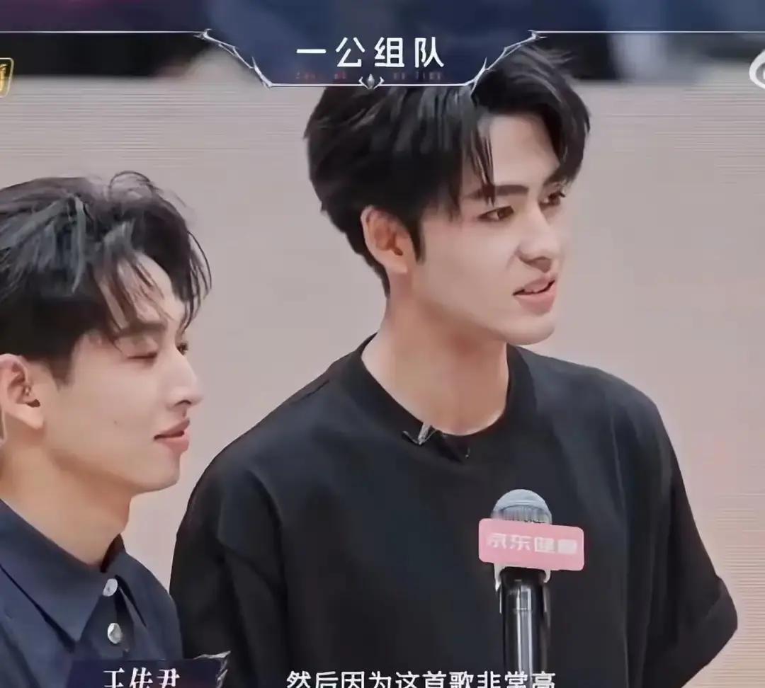 这组阵容一公布，网友就开始感叹：娱乐圈的缘分，兜兜转转还真有点意思。王传君和王啸坤，都是早年选秀舞台