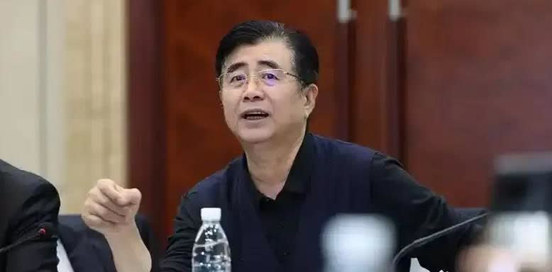 据了解，足协主席宋凯正推动开放中超外援限制，目的是通过增加联赛竞争来提升国内球员
