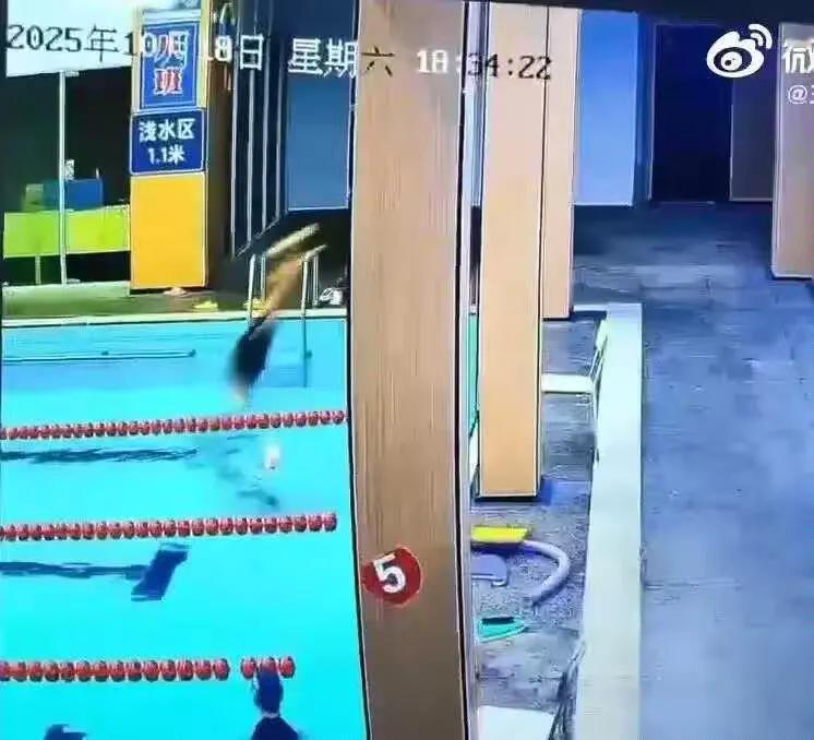 水底下憋气五六分钟很正常？这句来自游泳馆负责人的解释，扎了多少人的心！一个36岁