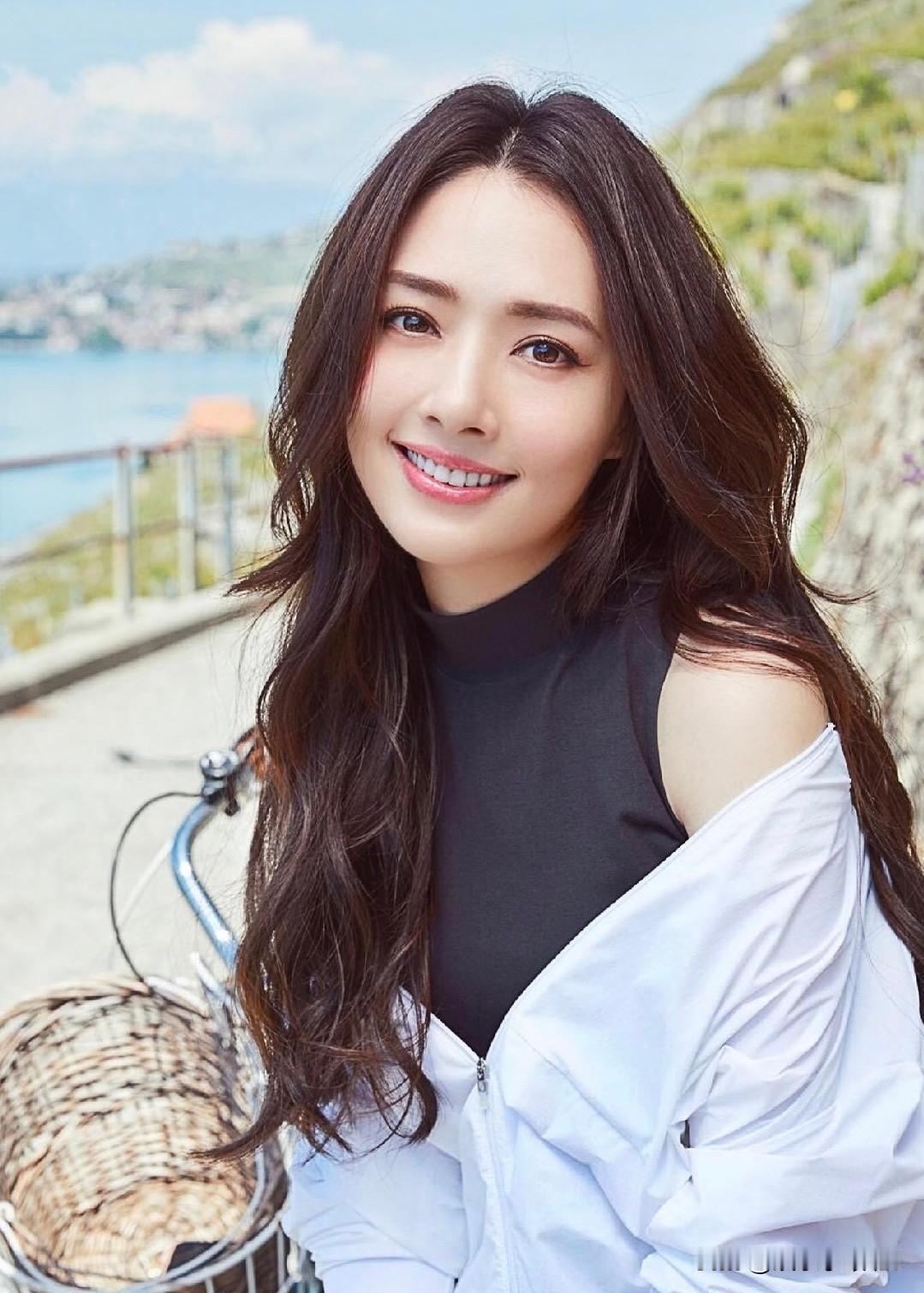 ，其实最后都是是给孙子的。看起来郭碧婷确实比这俩儿子好多了。​​​