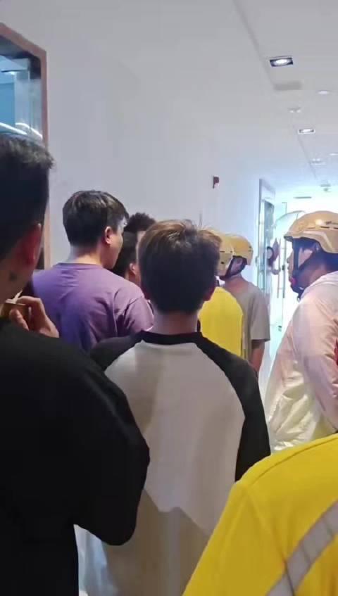 “这家公司火了！”深圳，整个公司的员工吃完外卖申请退款吃白食，完了还反手给外卖小