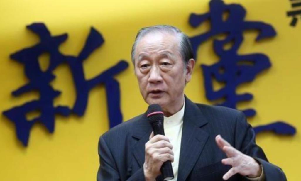 中美之间，已经没有回头路了。美国手里的绳子，已经勒住中国经济的咽喉；而中国手里的