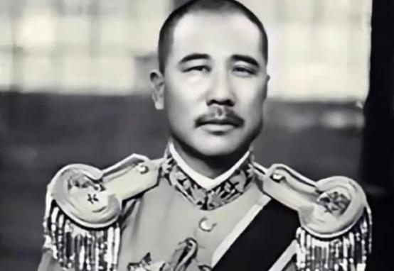 1926年，剥皮将军张宗昌终于如愿以偿，霸占了美人陈佩瑜，新婚之夜，张宗昌下