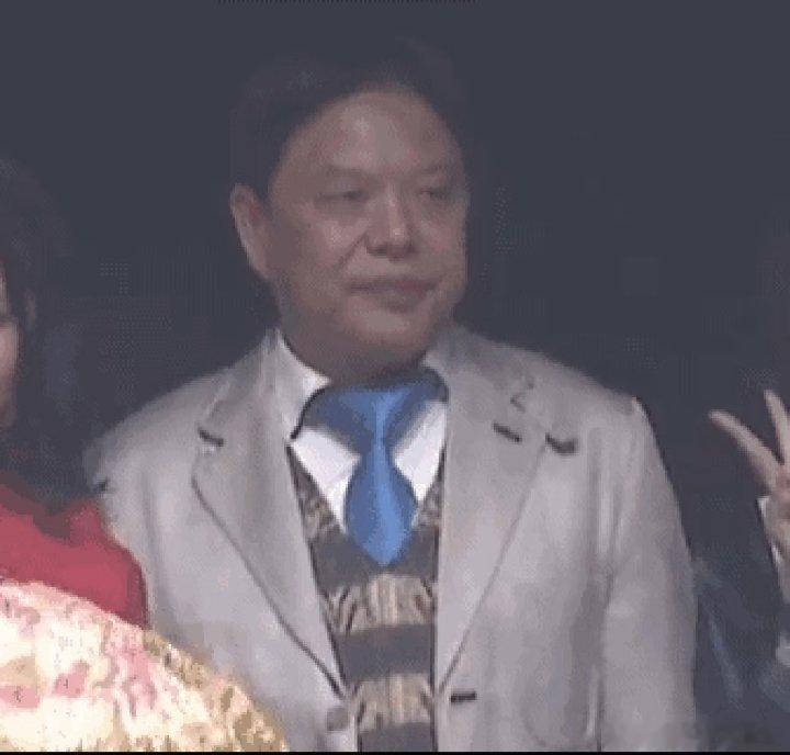 王子杰好友发文悼念官方迟迟不发讣告，好友却抢先悼念。这波操作，很丝芭——连死讯都