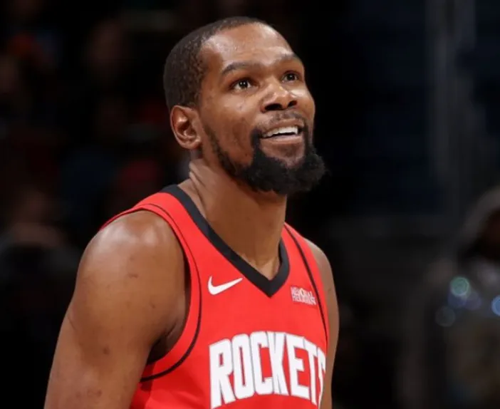 03月04日，今日，火箭记者Bradeaux更新动态，晒出杜兰特的一项数据：