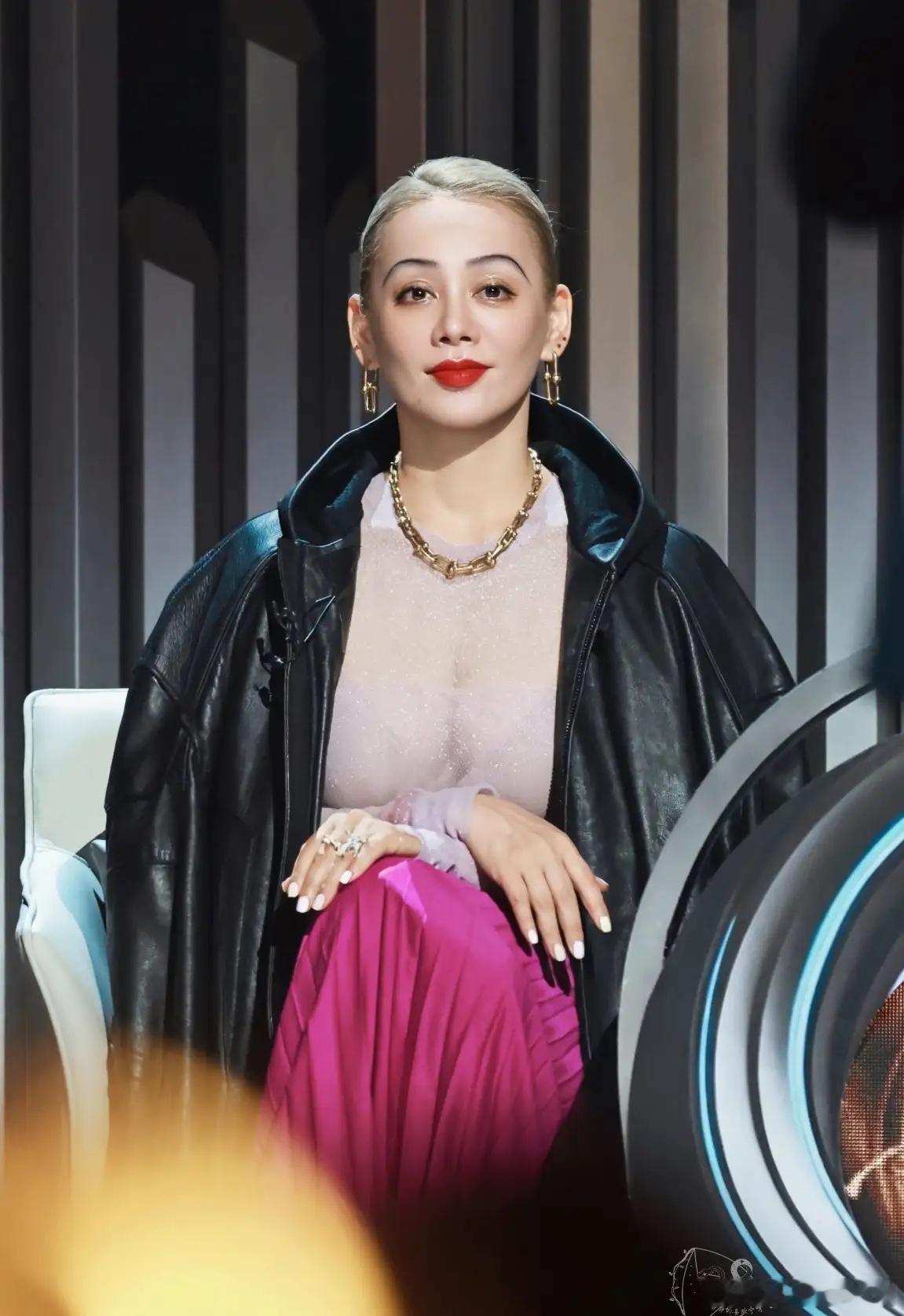 《花少2》里宁静算好人吗？这个问题问出来，就说明答案没那么简单。我的结论是：不算