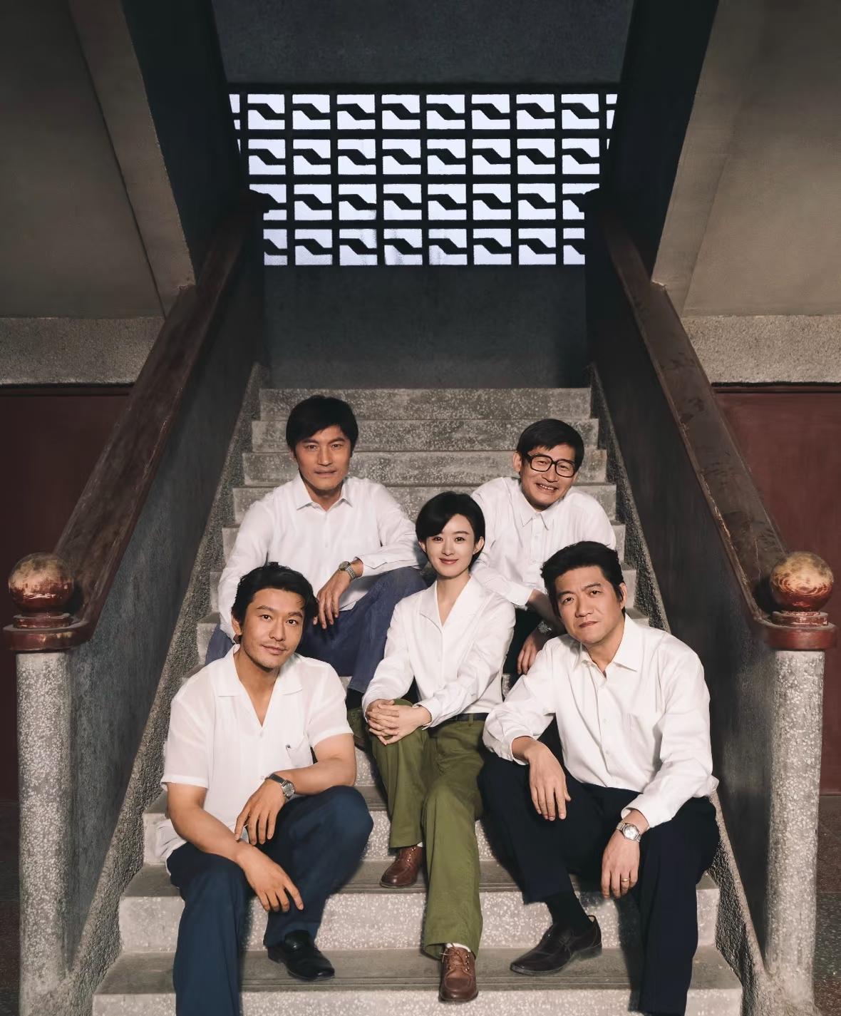 一个道具穿帮，一个差评锁场，最近爆火的两部剧，戳破了国产剧的最后一块遮羞布。别