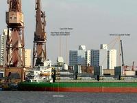 中国“导弹货轮”炸翻美媒！双标闹剧背后，美军已悄悄跟风？圣诞夜一张照片让美