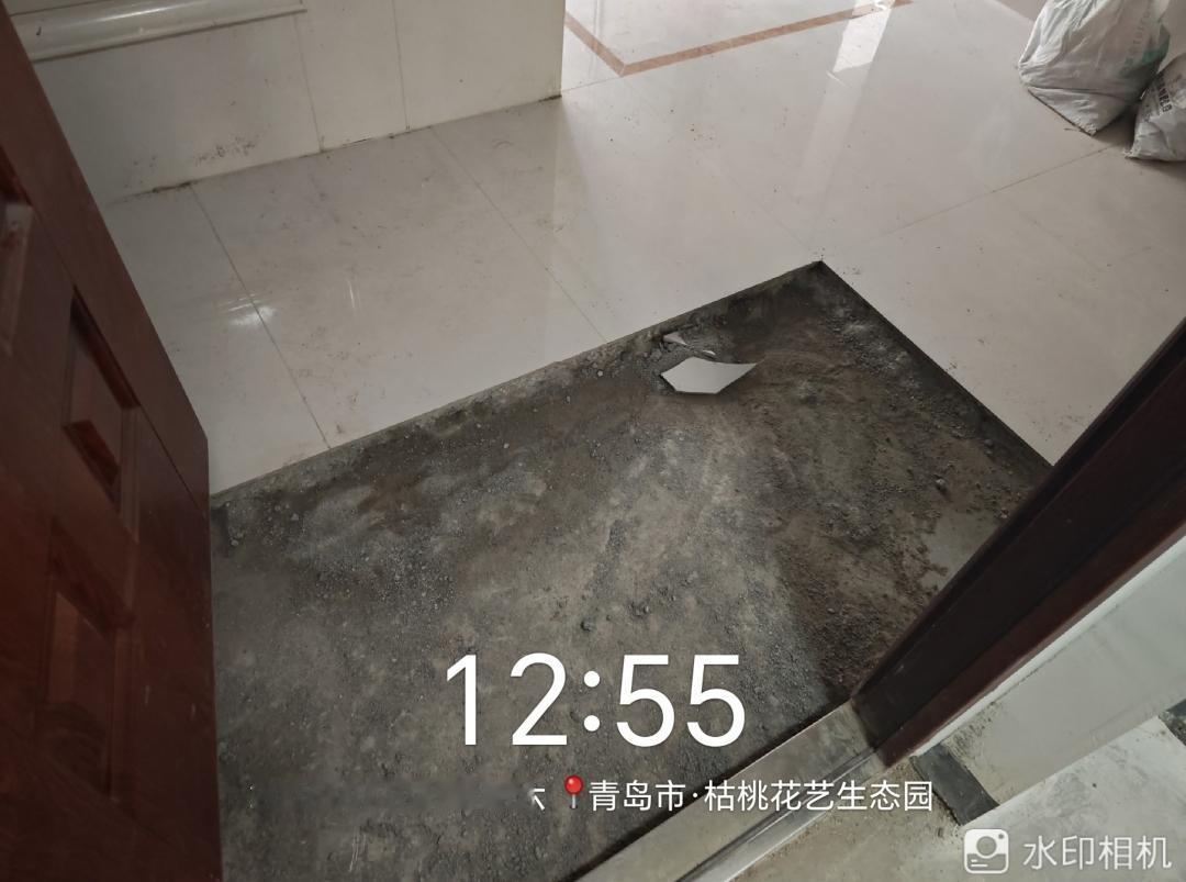 崂山回迁房质量差，一碰就掉渣！据崂山区盛和嘉苑c区业主反映：2026.6.1