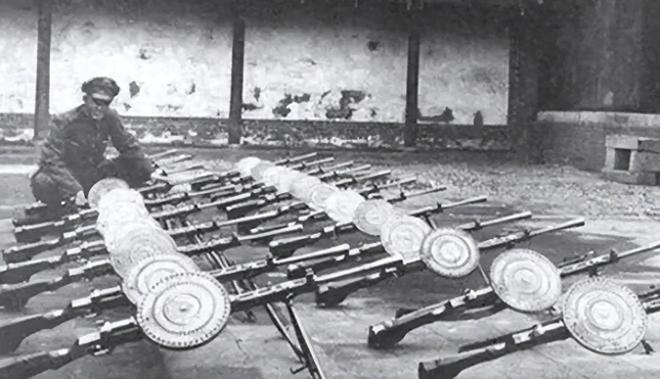 兰州钢厂1980-1990年代一直负责销毁兰州军区淘汰的枪支，有日本的三八式，国