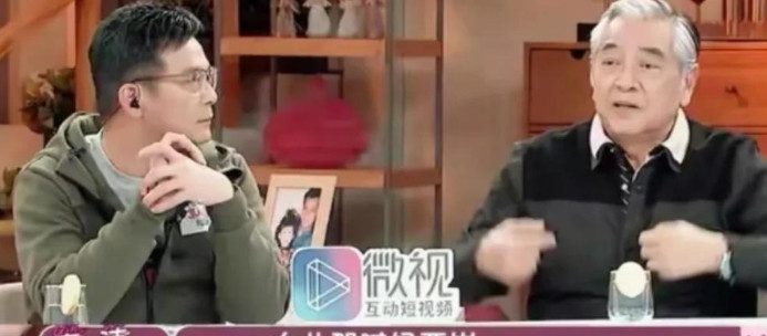1988年，秦沛对妻子梁盛子提出离婚，可以任由妻子提出条件，但孩子要归自己。没想